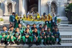 Field Trip Kebun Raya Bogor Kelas 4 MI Al Husna Ciledug